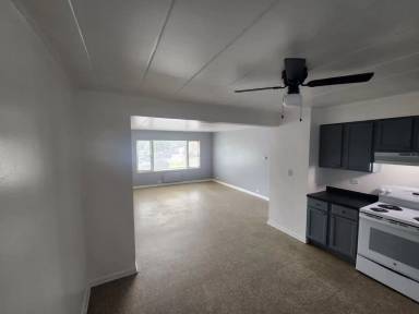 Main picture of 901 W Cermak Rd