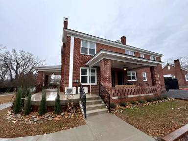 Main picture of 504 State St