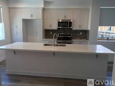 Main picture of 708 Harbor Ln