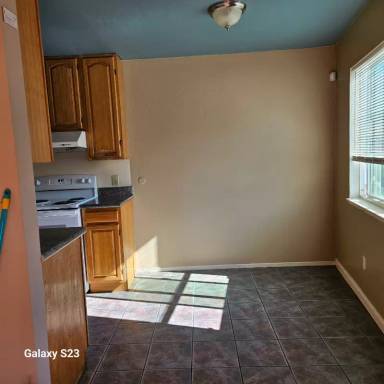 Main picture of 321 Athol Ave