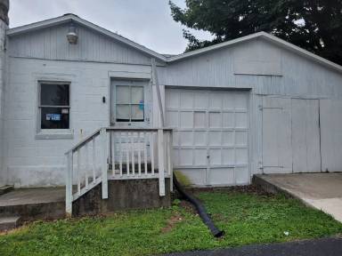 Main picture of 103 Schoolhouse Rd