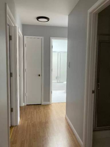 Main picture of 1910 Greenwich St