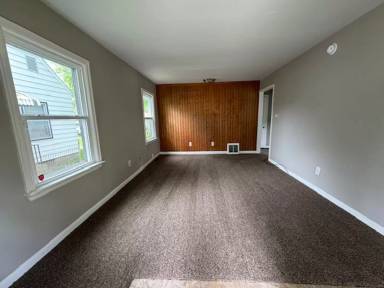 Main picture of 3922 Oliver St