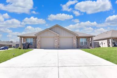 Main picture of 3106 Ochiltree Dr