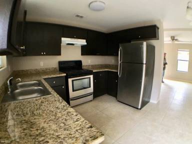 Main picture of 4722 N Dogwood St