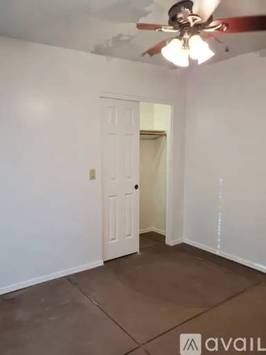 Main picture of 2711 N Winstel Blvd