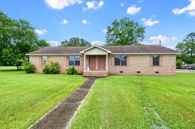Main picture of 201 S Cypress St