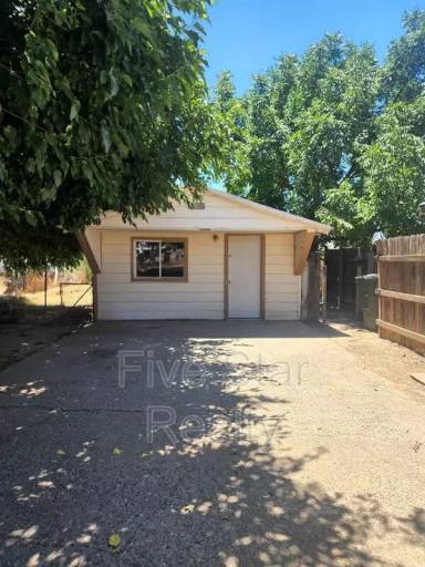 Main picture of 1570 3rd Ave