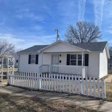 Main picture of 826 N Saunders Ave