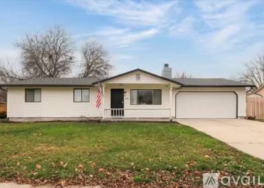 Main picture of 1319 E Victory Rd