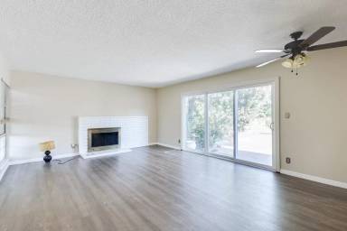 Main picture of 9550 Fullbright Ave