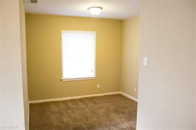 Main picture of 518 Maple Way
