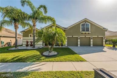 Main picture of 7053 Winding Lake Cir