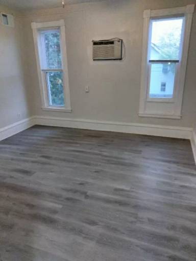 Main picture of 3455 Chicago Ave