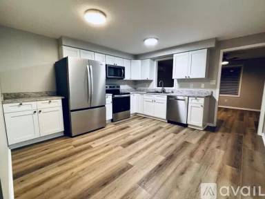 Main picture of 981 Yale Ave
