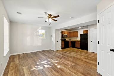 Main picture of 56 S Charlotte St