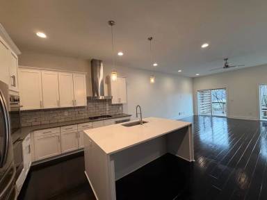 Main picture of 2164 Byrum Ave