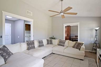 Main picture of 3001 Secretariat Dr