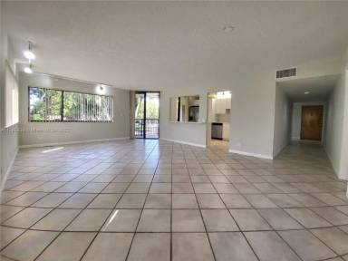 Main picture of 6701 SW 116th Ct
