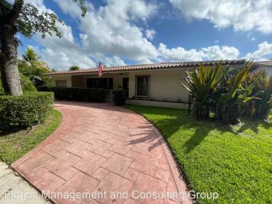 Main picture of 6873 Loch Ness Dr