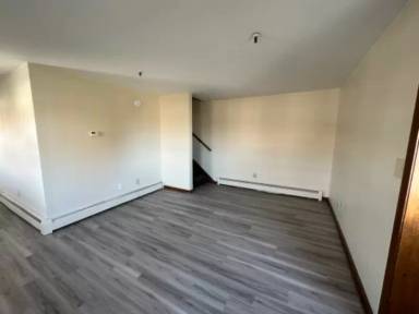 Main picture of 12 Goldsmith Ln