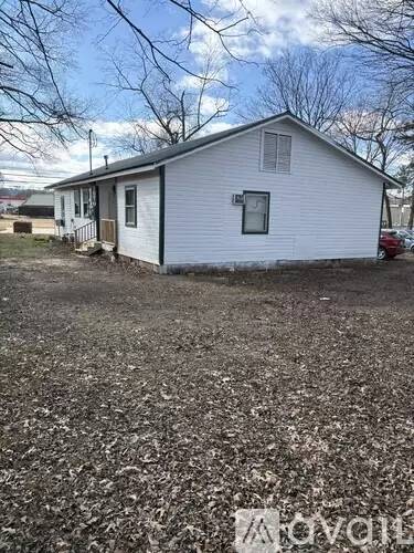 Main picture of 1014 W B St