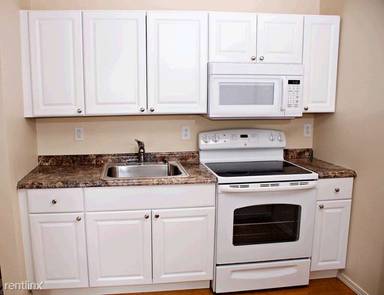 Main picture of 2467 Newhall St