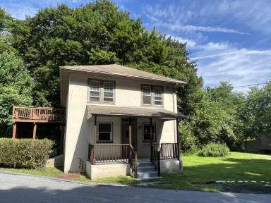 Main picture of 103 Ash St