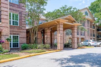 Main picture of 2803 Kings Crossing Dr
