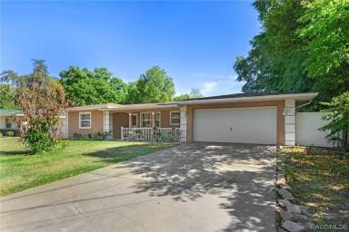 Main picture of 1121 Lakeview Dr