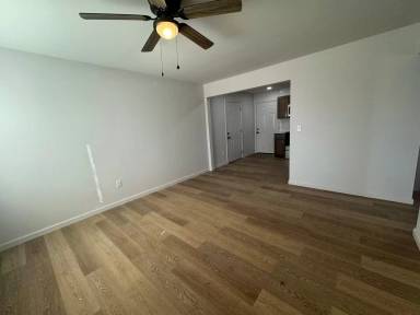 Main picture of 2119 E Newton St