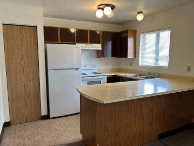 Main picture of 640 E Oregon St