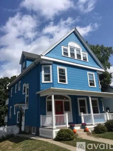 Main picture of 69 Perham St