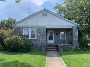 Main picture of 136 E French Broad St