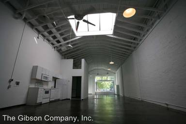 Main picture of 4147 Commerce St