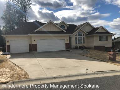 Main picture of 1228 E Brierwood Dr