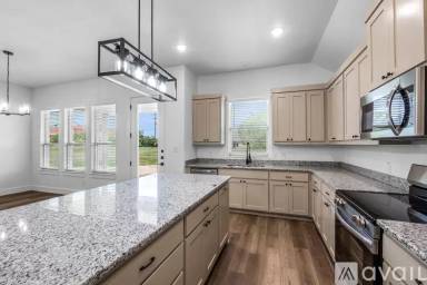 Main picture of 901 Meadowlark Ln