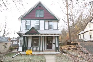 Main picture of 811 Wheaton Ave
