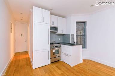 Main picture of 309 Washington Ave