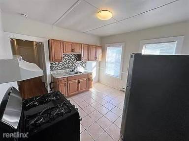 Main picture of 109 Capen St