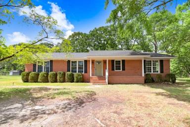 Main picture of 705 Bell Ct