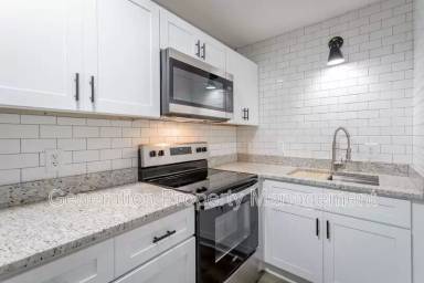 Main picture of 655 4th St NE
