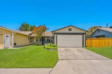 Main picture of 6715 Hickory Springs Dr