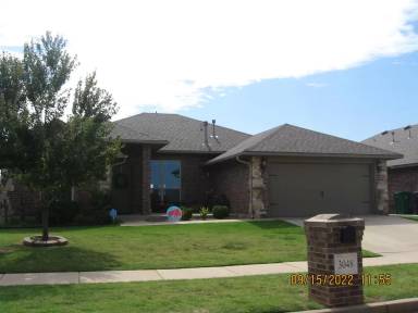Main picture of 3040 NW 181st St