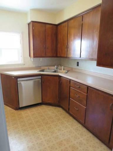Main picture of 3220 Primrose St