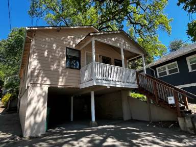 Main picture of 2847 Coloma St