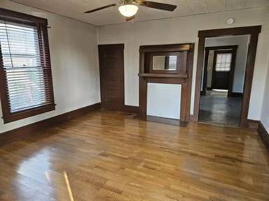 Main picture of 1206 E Myrtle Ave