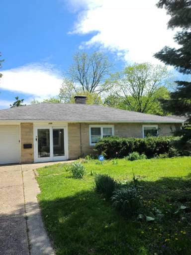 Main picture of 106 Elmwood Dr