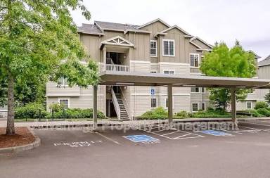 Main picture of West Oaks Condominiums