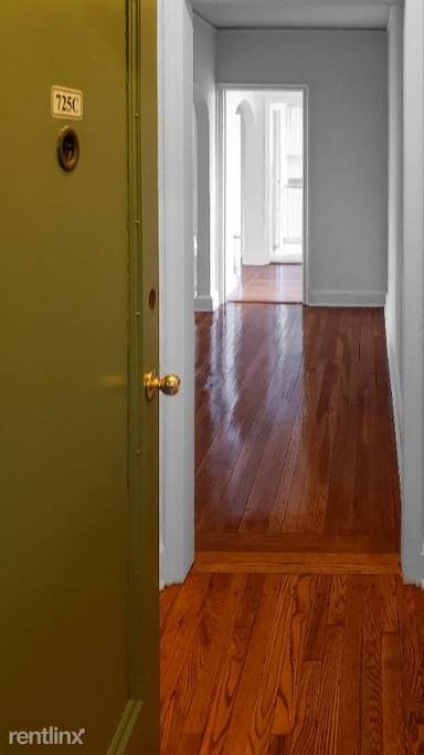 Main picture of Larchmont Acres Apartments